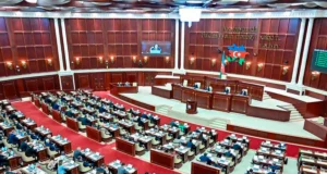 Azərbaycanda sosial şəbəkələrlə bağlı yeni qanun layihəsi: 16 yaşdan kiçiklərə giriş qadağası, tələbləri pozan platformalara sərt cəzalar