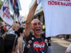 Vuçiçin istefa vədinə baxmayaraq serblər aksiyaları davam etdirirlər