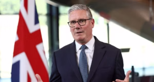 Starmer: İlon Mask Britaniya cəmiyyətində parçalanmağa yaratmağa çalışır