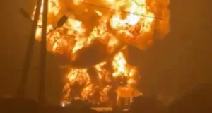 Ukrayna Rusiyanın daha bir neft zavodunu vurdu
