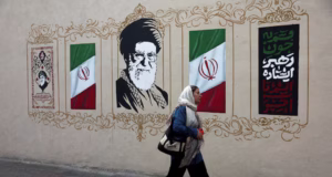 ABŞ İranı “tarixdə ən sərt iqtisadi sanksiyalar”la hədələyir, Tehran sarsıdıcı cavab vəd edir