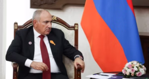 “Ermənistan xalqı istəsə”: Putin Paşinyanı təhdid edirmi?