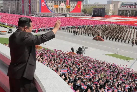 “Ölsəm, kəpənək olub səni tapacam”: Kim Çen In kimlərin hesabına güclənir?