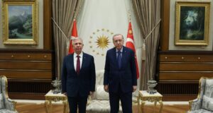 Təhlükəsiz tərəfsizlik: Mansur Yavaş CHP-dən istefa verdi