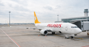 Zelenskinin xəbərdarlığından sonra Moskva aeroportları ard-arda iki gecə fəaliyyətini dayandırıb